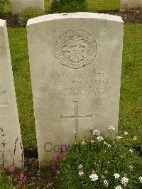 Etaples Military Cemetery - Cartwright, W