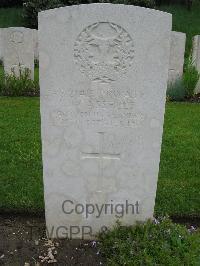 Etaples Military Cemetery - Cassells, James