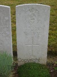 Etaples Military Cemetery - Cassidy, R J