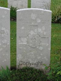 Etaples Military Cemetery - Castle, Alban Claude