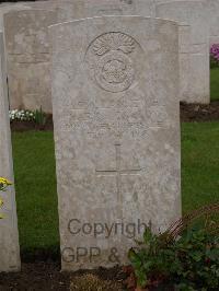 Etaples Military Cemetery - Catlow, Harry