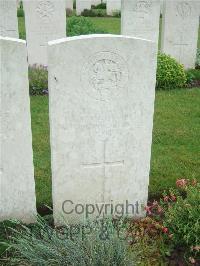 Etaples Military Cemetery - Caulfield, M T