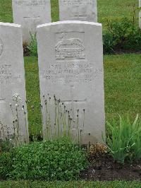 Etaples Military Cemetery - Cawthron, George Arthur