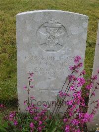 Etaples Military Cemetery - Chadwick, W