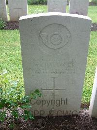 Etaples Military Cemetery - Challoner, Alfred