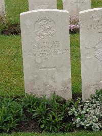 Etaples Military Cemetery - Chandler, Stanley