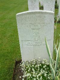 Etaples Military Cemetery - Chapman, F