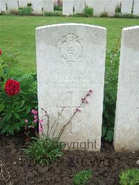 Etaples Military Cemetery - Chapman, George Henry