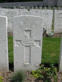 Etaples Military Cemetery - Chapman, J