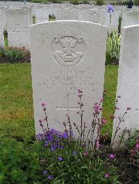 Etaples Military Cemetery - Cherrett, C J M