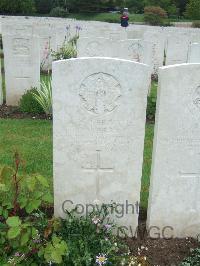 Etaples Military Cemetery - Cherry, Ernest