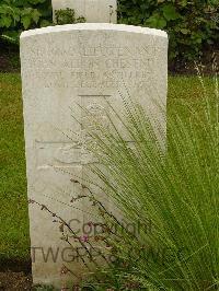 Etaples Military Cemetery - Chestnut, John Albon