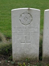 Etaples Military Cemetery - Childs, A A