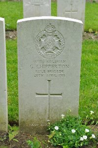 Etaples Military Cemetery - Chipperton, George