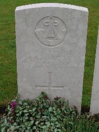 Etaples Military Cemetery - Chitty, Frederick James