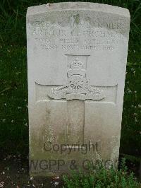 Etaples Military Cemetery - Churchman, Arthur