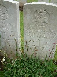 Etaples Military Cemetery - Clark, George Destas