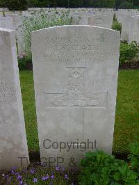 Etaples Military Cemetery - Clark, J H