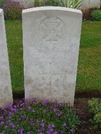 Etaples Military Cemetery - Clark, Leslie William