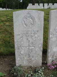 Etaples Military Cemetery - Clark, Percy