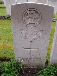 Etaples Military Cemetery - Clarke, Herbert James