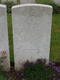 Etaples Military Cemetery - Clarke, John Benjamin