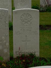 Etaples Military Cemetery - Clarke, Percy