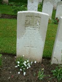 Etaples Military Cemetery - Clay, John