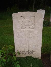 Etaples Military Cemetery - Cleall, Ernest William