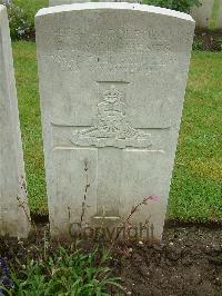 Etaples Military Cemetery - Clements, C J S