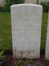 Etaples Military Cemetery - Clowes, George Riley