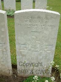 Etaples Military Cemetery - Coaton, W B