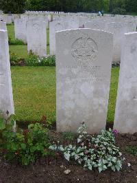 Etaples Military Cemetery - Cobby, William Richard