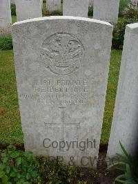 Etaples Military Cemetery - Coe, Herbert