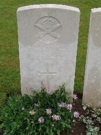 Etaples Military Cemetery - Cole, William George