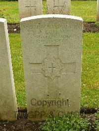 Etaples Military Cemetery - Collard, F A