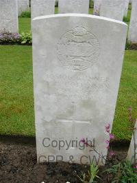 Etaples Military Cemetery - Collinson, A R