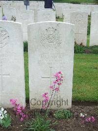 Etaples Military Cemetery - Condon, M