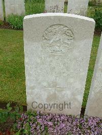 Etaples Military Cemetery - Cook, George Fredrick