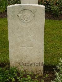 Etaples Military Cemetery - Cook, Henry James