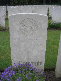 Etaples Military Cemetery - Cook, William