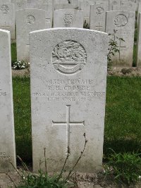 Etaples Military Cemetery - Coombe, R H