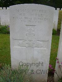 Etaples Military Cemetery - Cooper, William Ernest