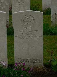 Etaples Military Cemetery - Copple, R