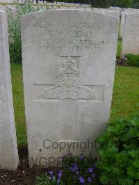 Etaples Military Cemetery - Corby, F W