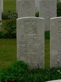 Etaples Military Cemetery - Cording, R E