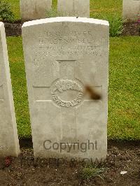 Etaples Military Cemetery - Cornwell, Henry