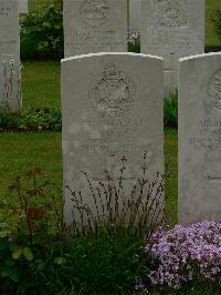 Etaples Military Cemetery - Cossey, N V