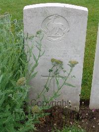 Etaples Military Cemetery - Coton, William John