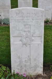 Etaples Military Cemetery - Cotterill, Hubert